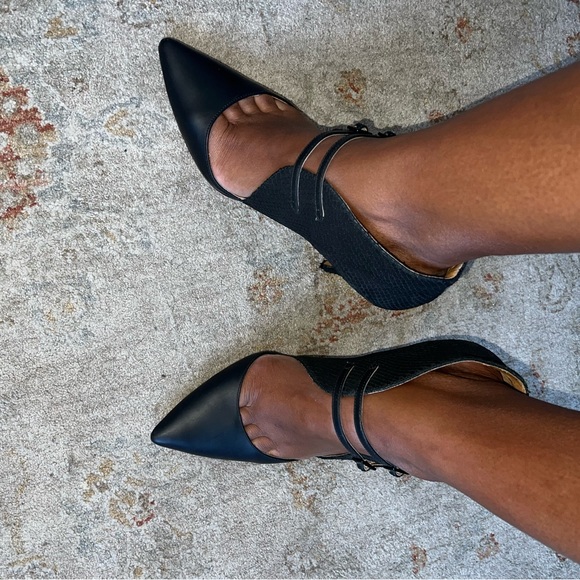 Leather & snakeskin Nine West heels w/ high sides & double front buckle. Sz 9.5 - Picture 3 of 10